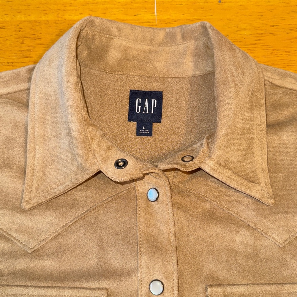 GAP women’s faux suede top. Size Large. New without tag. - Picture 3 of 8